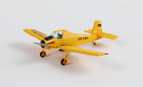 55025030 Agrarflugzeug Z-37A Hummel Kennung DDR-SWH