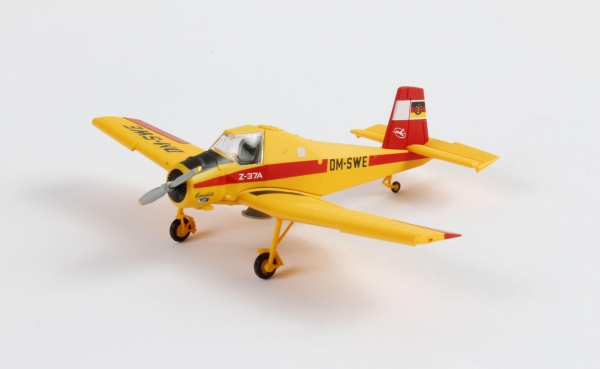 55025040 Agrarflugzeug Z-37A Hummel Kennung DM-SWE